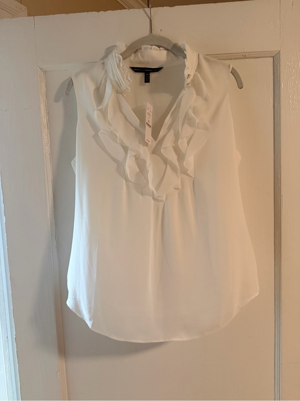 NWT White House Black Market Sleeveless Ruffle Blouse White Size 10P Petite